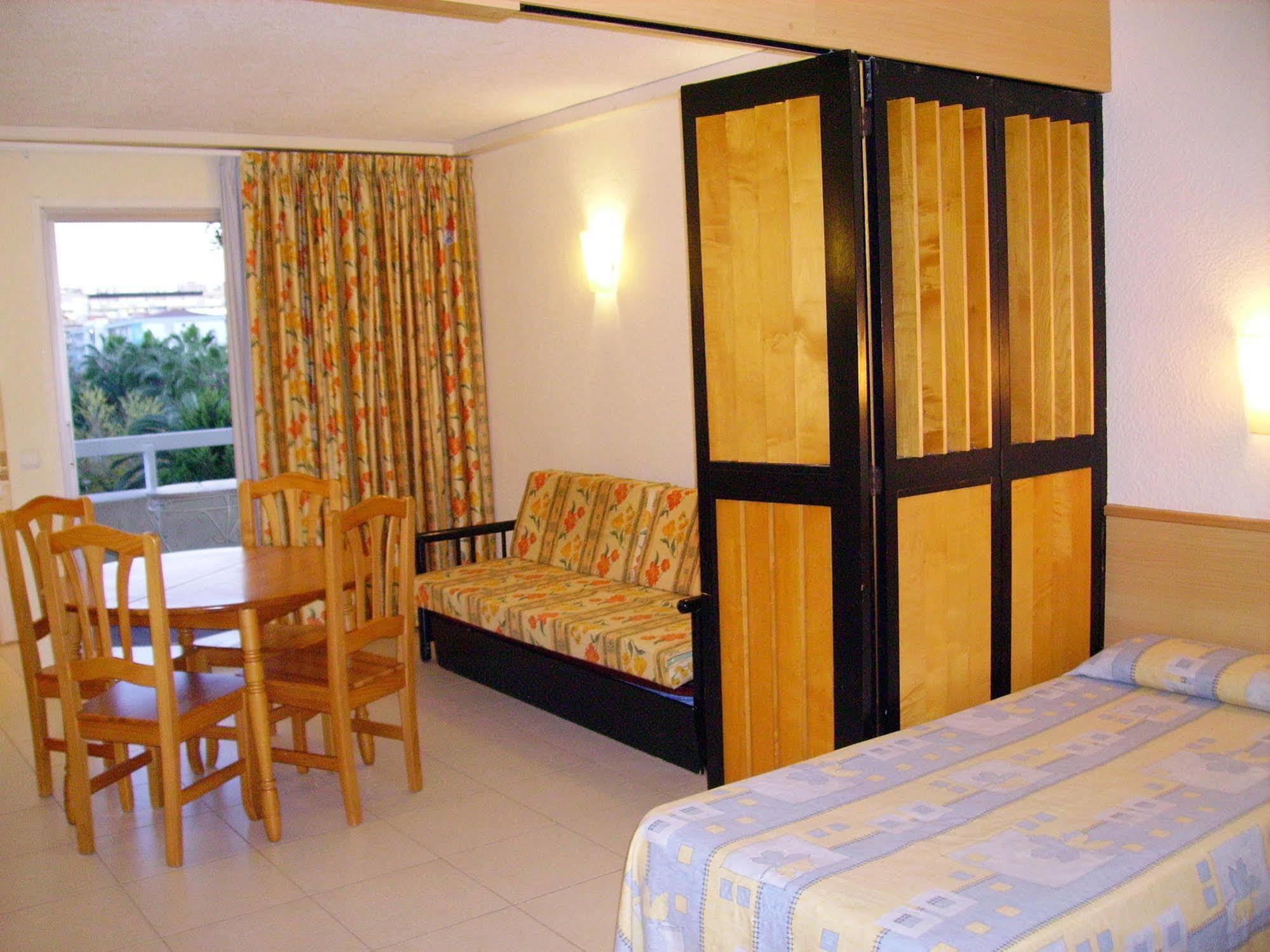 Apartamentos Alboran-Arysal Salou Buitenkant foto